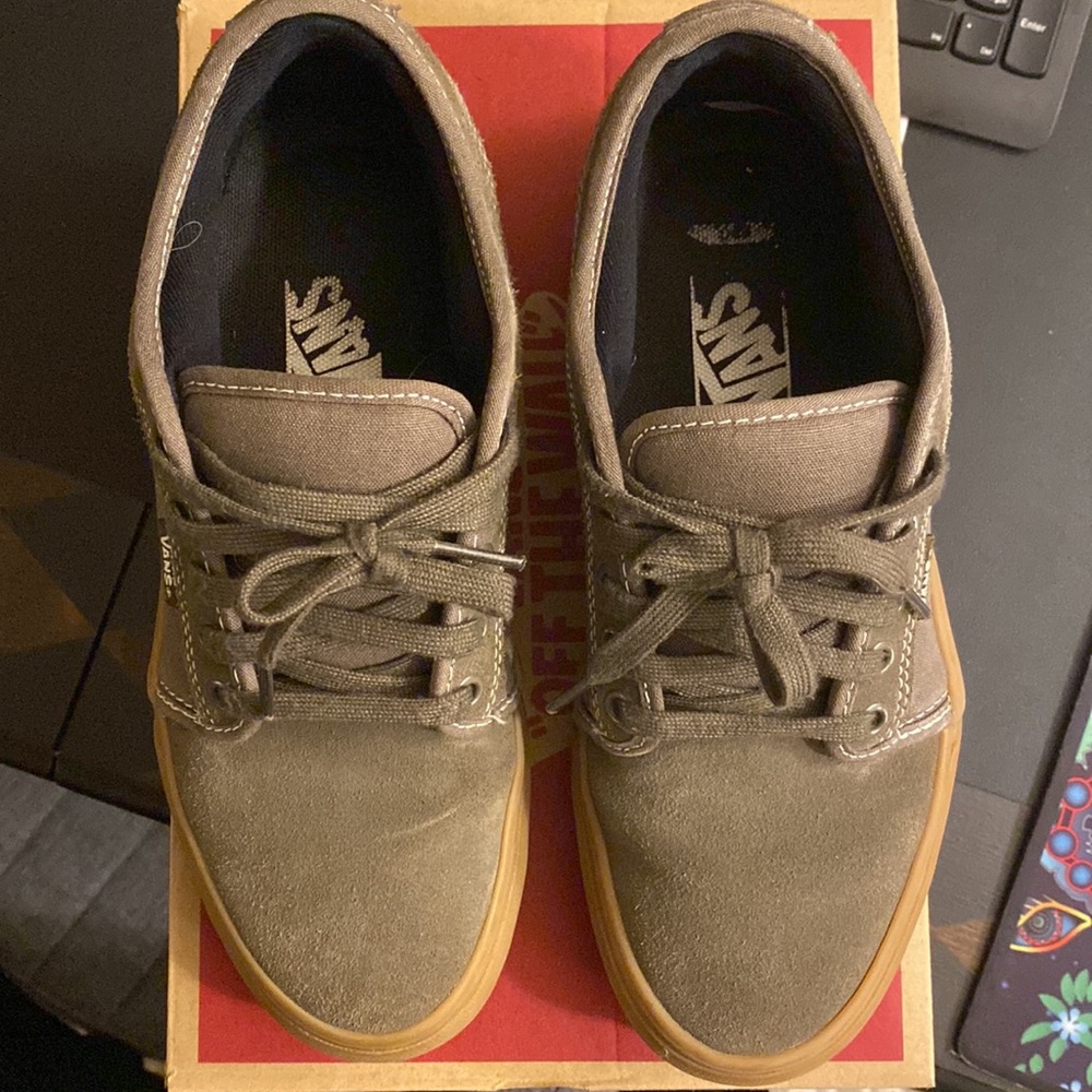 ✨DONATED✨ Vans Chukka Low Shoes - Picture 5 of 9